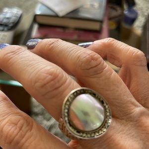 VNTG old/Caroline Pollack MOP silver ring  artisan collection of Bali